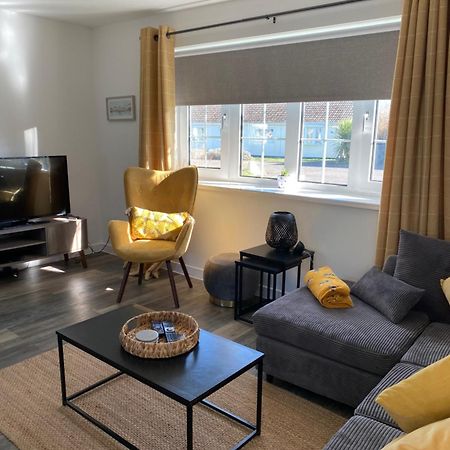 44 Gower Holiday Village Ty Gwyr Cosy 2 Bedroom Chalet Swansea Dış mekan fotoğraf