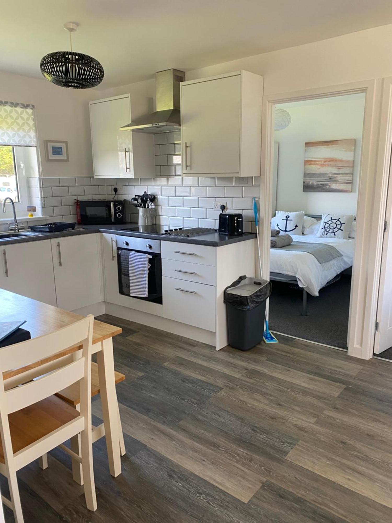 44 Gower Holiday Village Ty Gwyr Cosy 2 Bedroom Chalet Swansea Dış mekan fotoğraf