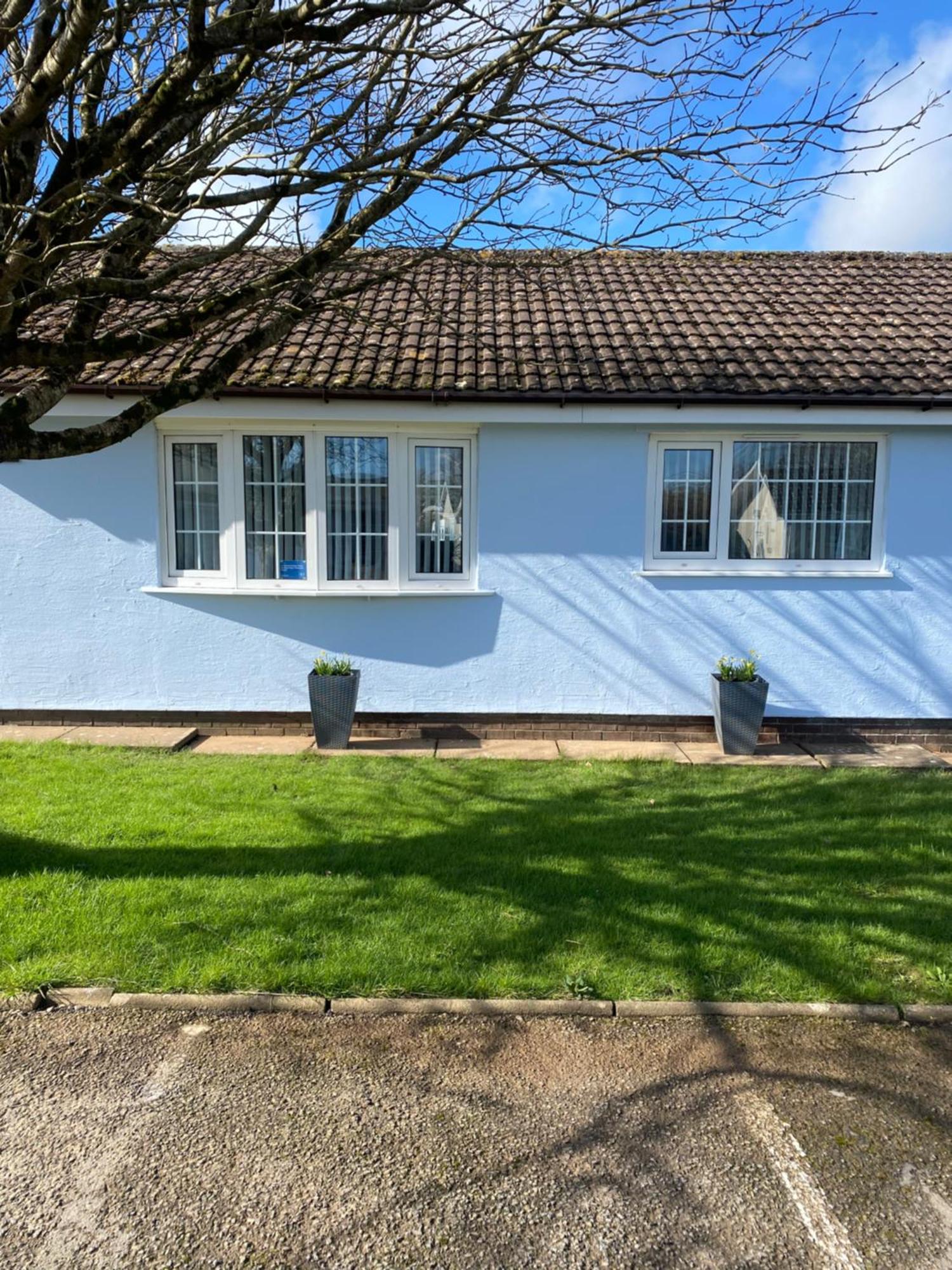 44 Gower Holiday Village Ty Gwyr Cosy 2 Bedroom Chalet Swansea Dış mekan fotoğraf