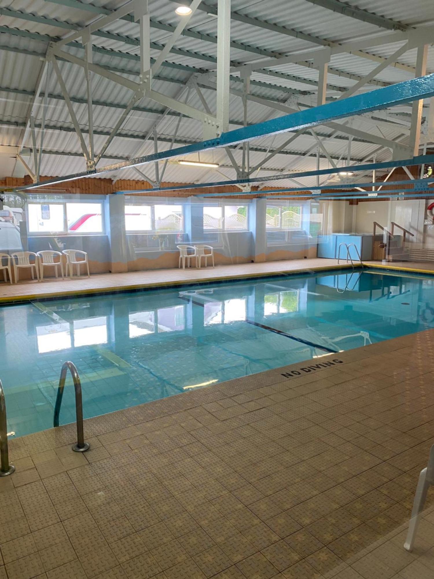 44 Gower Holiday Village Ty Gwyr Cosy 2 Bedroom Chalet Swansea Dış mekan fotoğraf