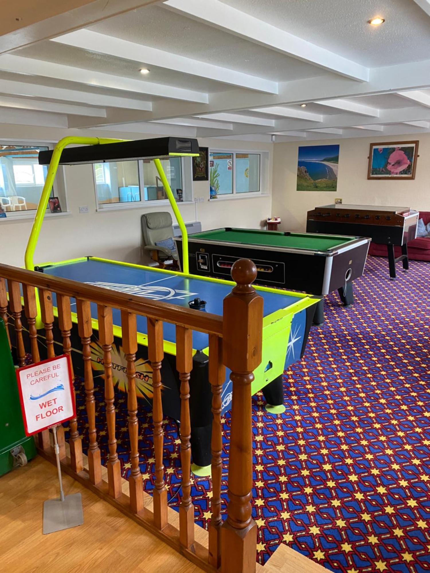 44 Gower Holiday Village Ty Gwyr Cosy 2 Bedroom Chalet Swansea Dış mekan fotoğraf