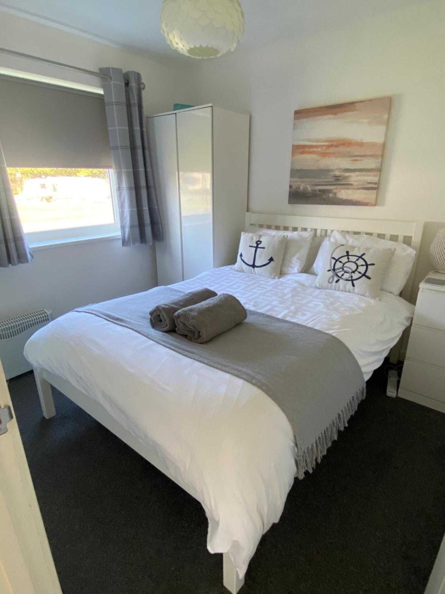 44 Gower Holiday Village Ty Gwyr Cosy 2 Bedroom Chalet Swansea Dış mekan fotoğraf